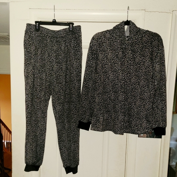 Lounge set ( 2 piece) - Picture 1 of 3